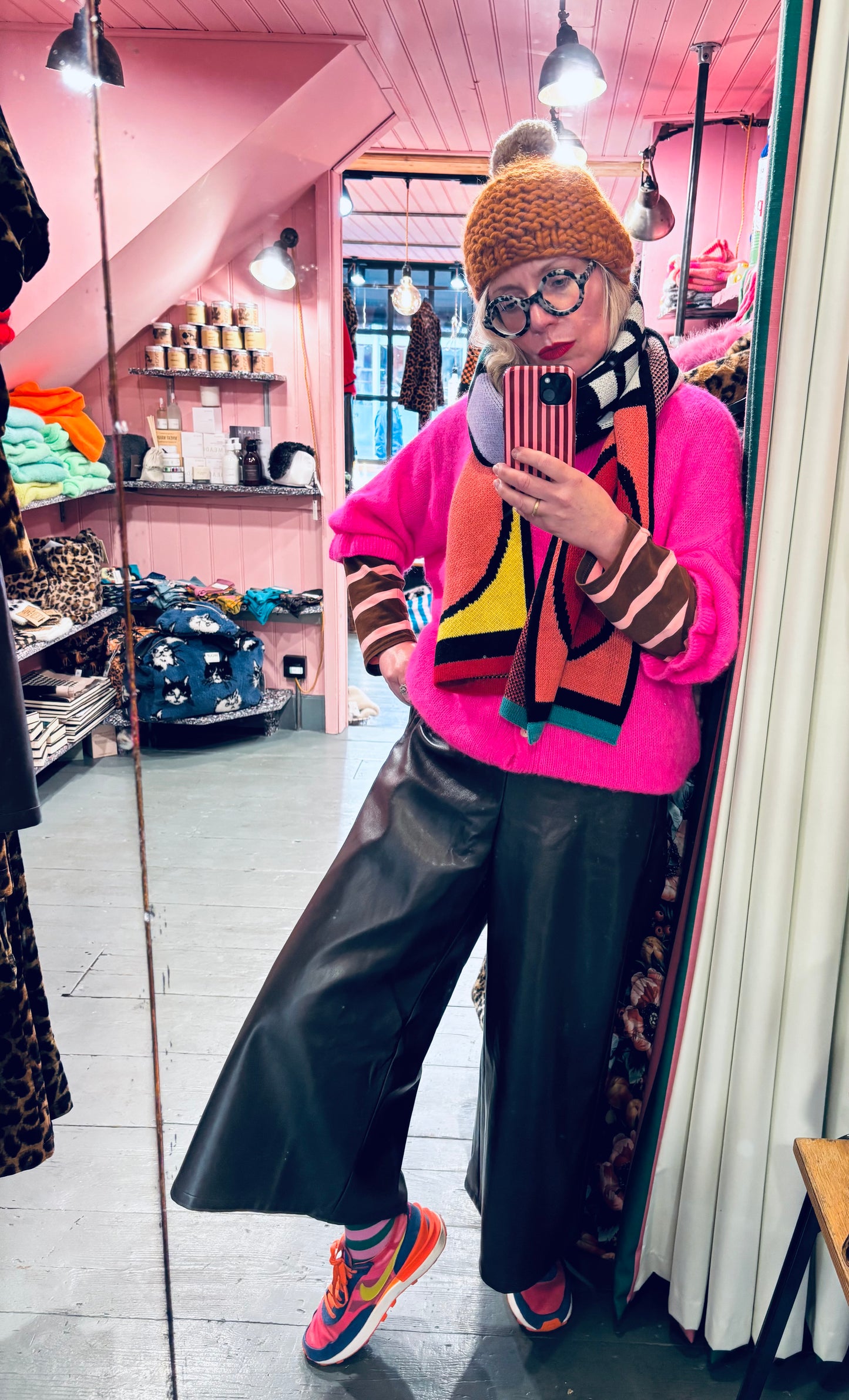 Gilly B Rust/Caramel Bobble Hat