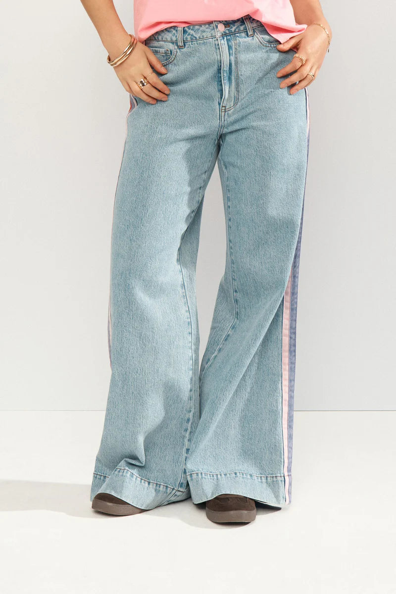 Numph NUMALAGA HR WIDE JEANS - Light Blue Denim