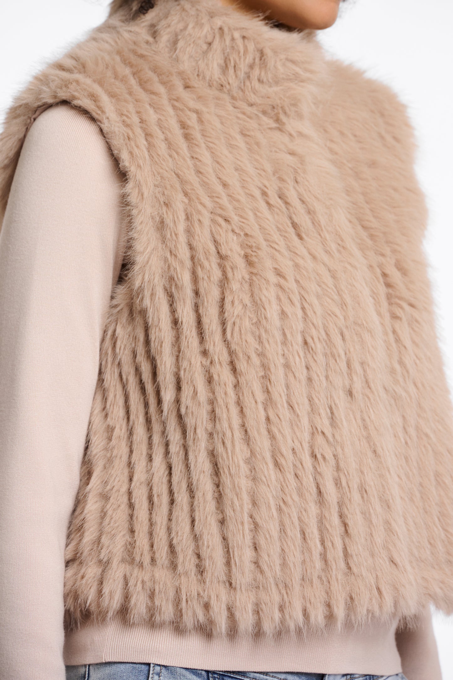 Rino & Pelle Dara gilet with closure oat