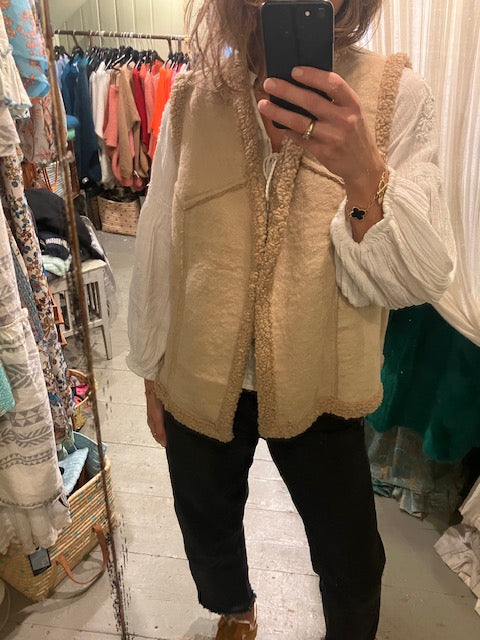 Fig Boutique -Soft Faux Gilet - Cream