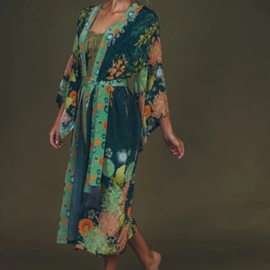 Powder Trailing wisteria kimono gown-ink